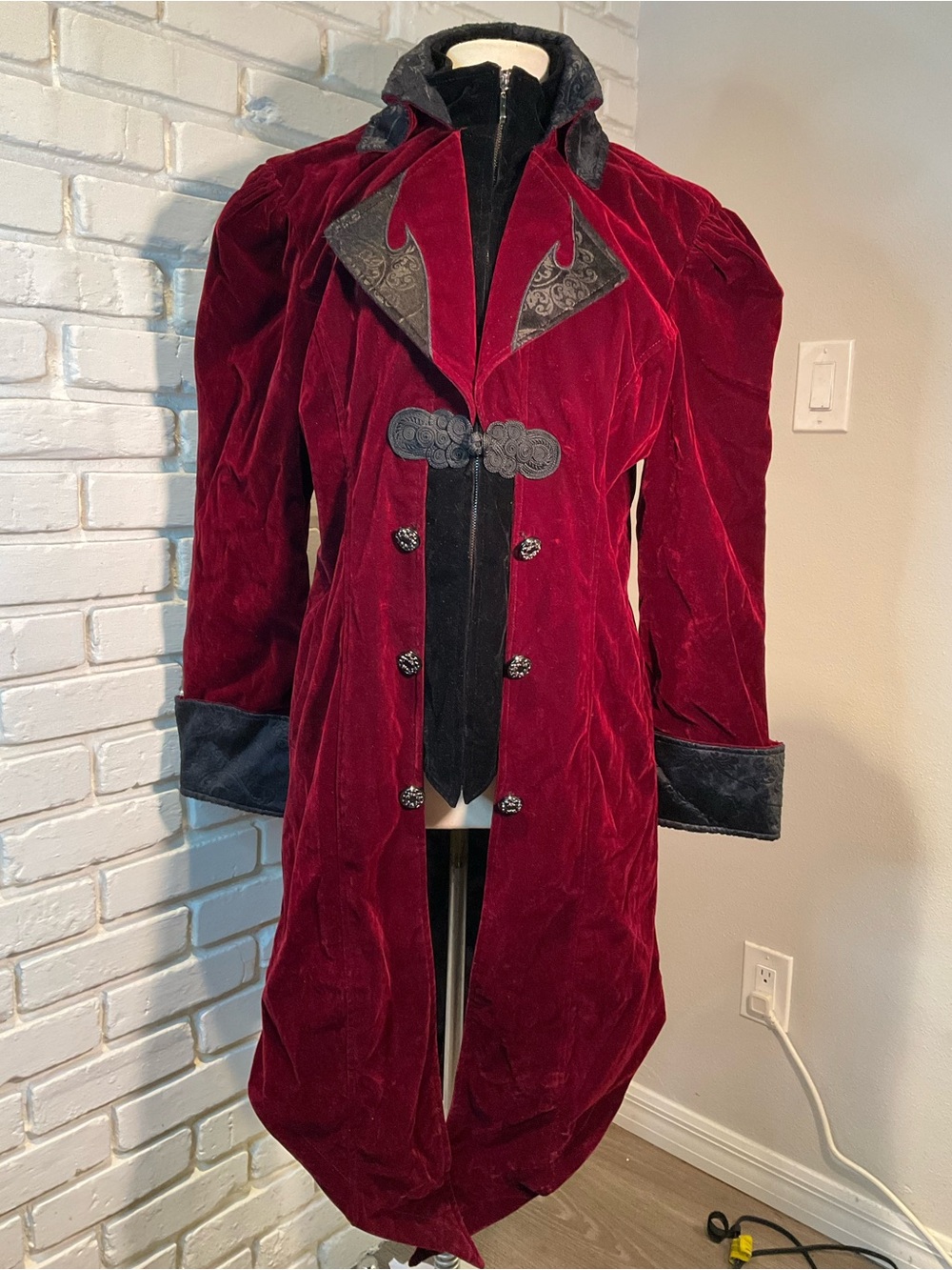 Spirit Women's Burgundy & Black Velvet Coat